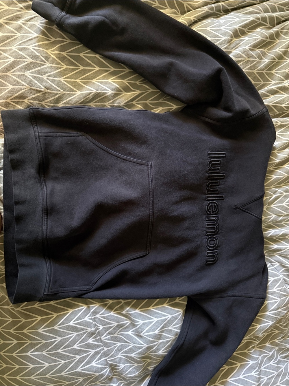 lululemon athletica Men’s Black Crewneck Pullover